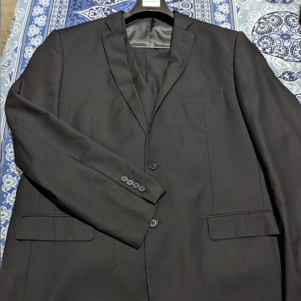 50L/44W 3-Piece Black Alain Dupetit Suit